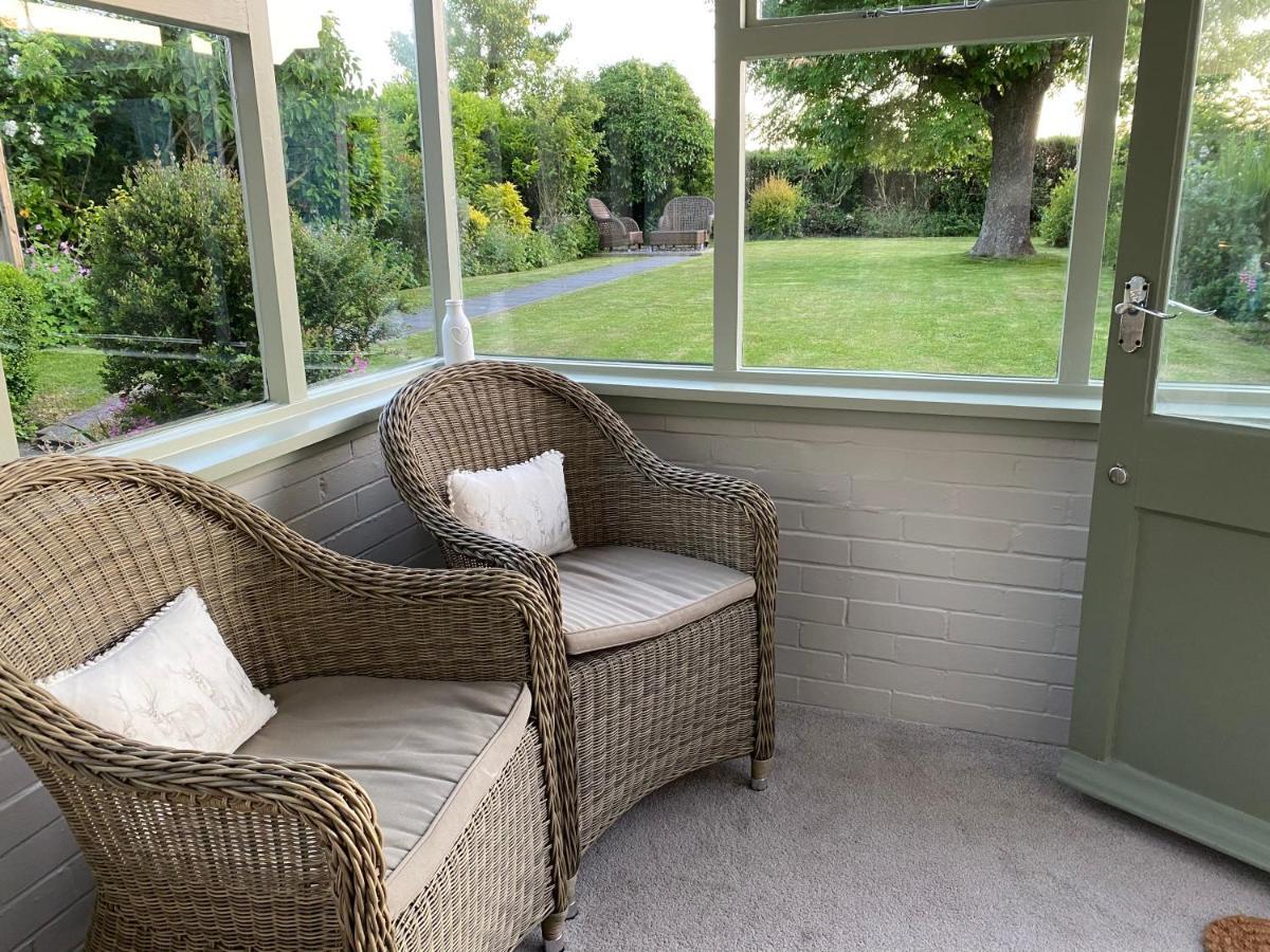 Thatch Cottage, East Boldre Nr Beaulieu And Lymington بروكينهورْسْتْ المظهر الخارجي الصورة